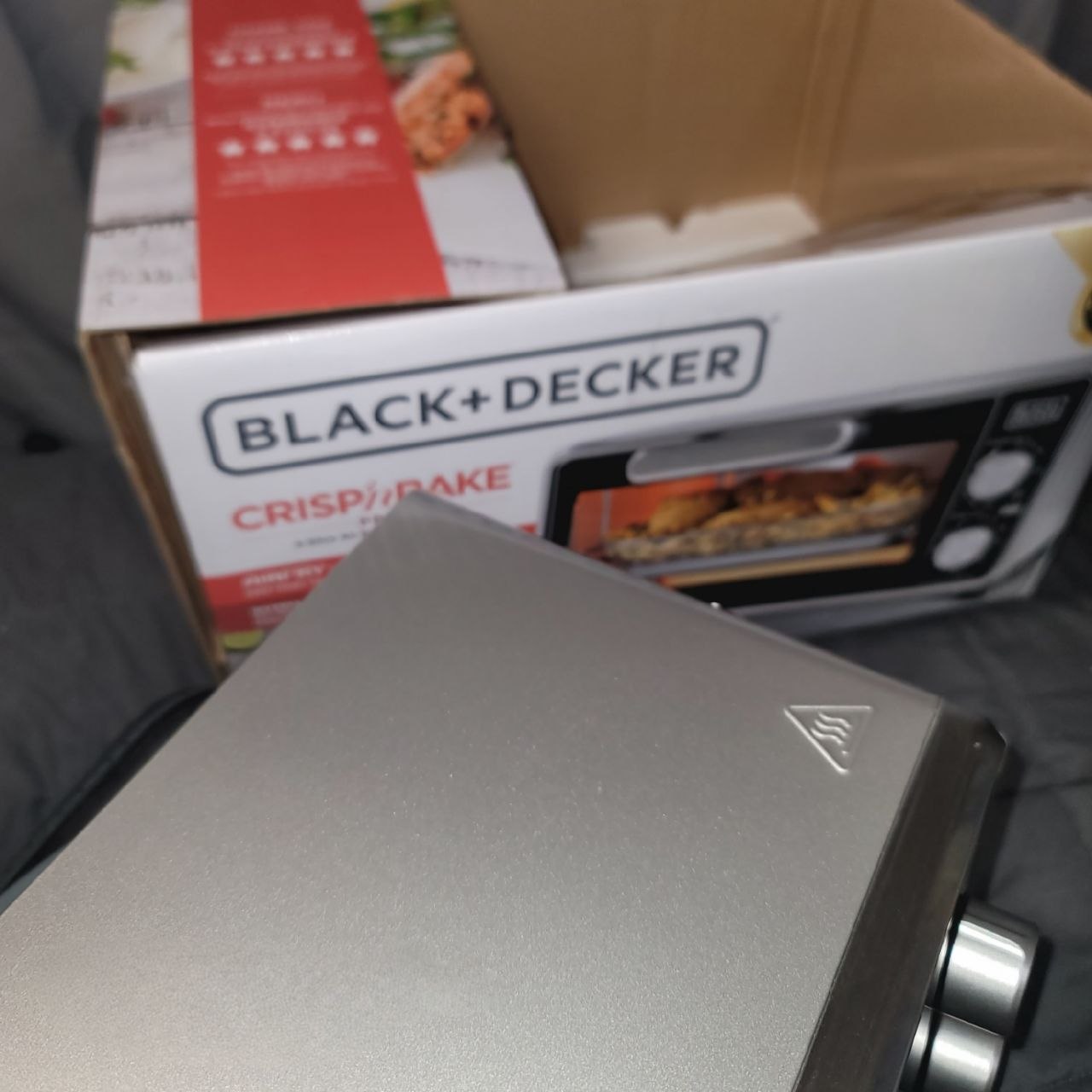 Black + Decker Crisp ‘N Bake Air Fryer Toaster Oven (4 Slice) gallery image