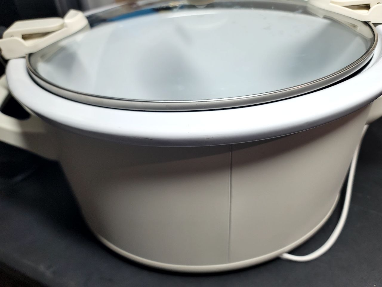 Crockpot Slow Cooker 7 Qt (White) gallery image