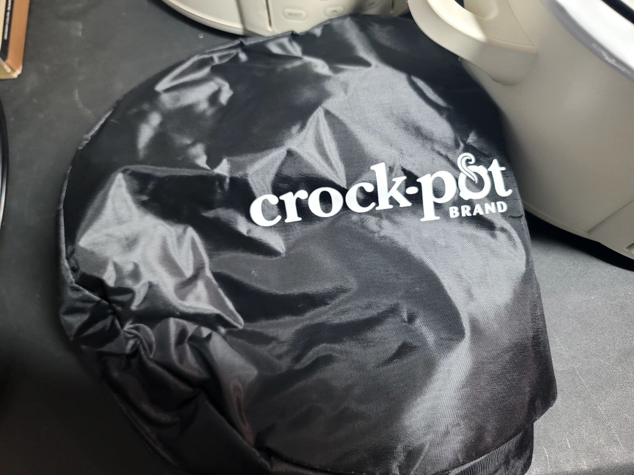 Crockpot Slow Cooker 7 Qt (White) gallery image