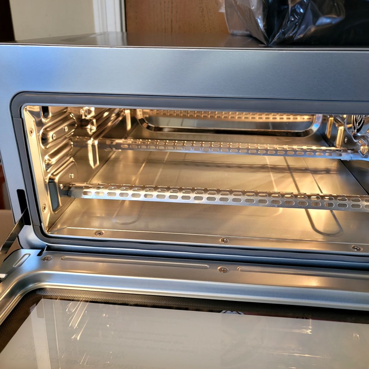 Cuisinart 14-in-1 Space-Saving Air Fryer Toaster Oven gallery image