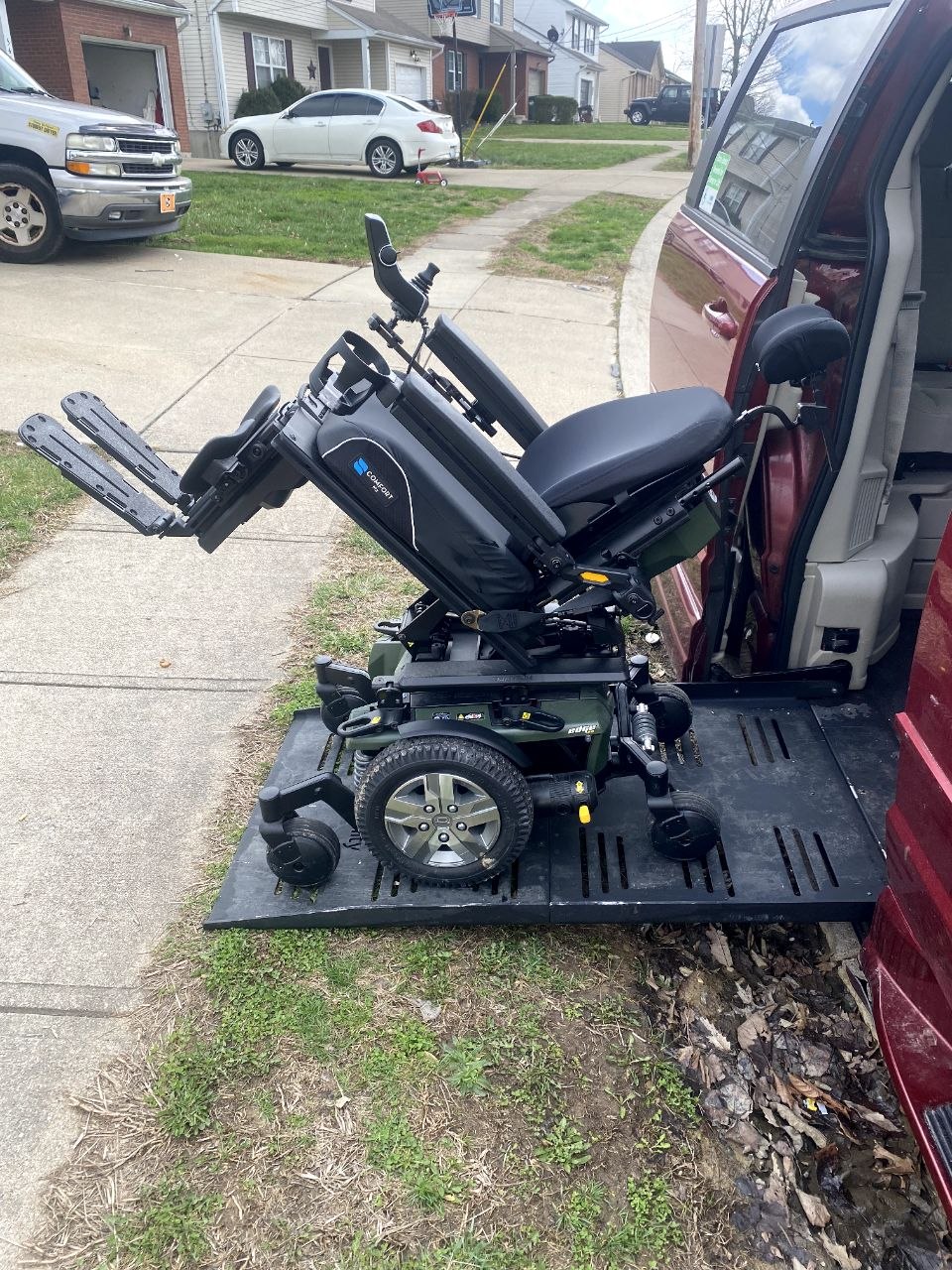 Power Wheelchair with Lift gallery image